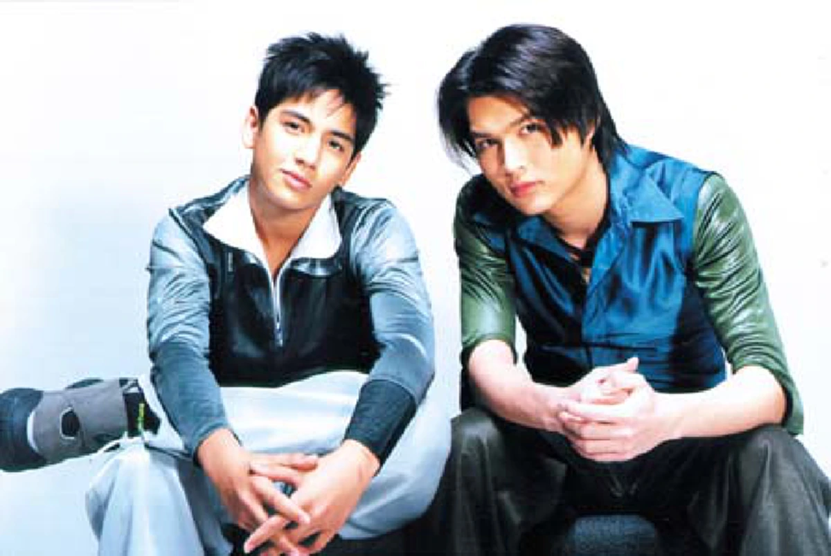 **เปลี่ยนไปจนจำแทบไม่ได้ !!! อดีตนักร้องดูโอชื่อดัง "วอย JR-VOY" หรือ "วอย เกรียงไกร" หลังหายหน้าจากวงการ ล่าสุดทำงานอยู่เบื้องหลัง !