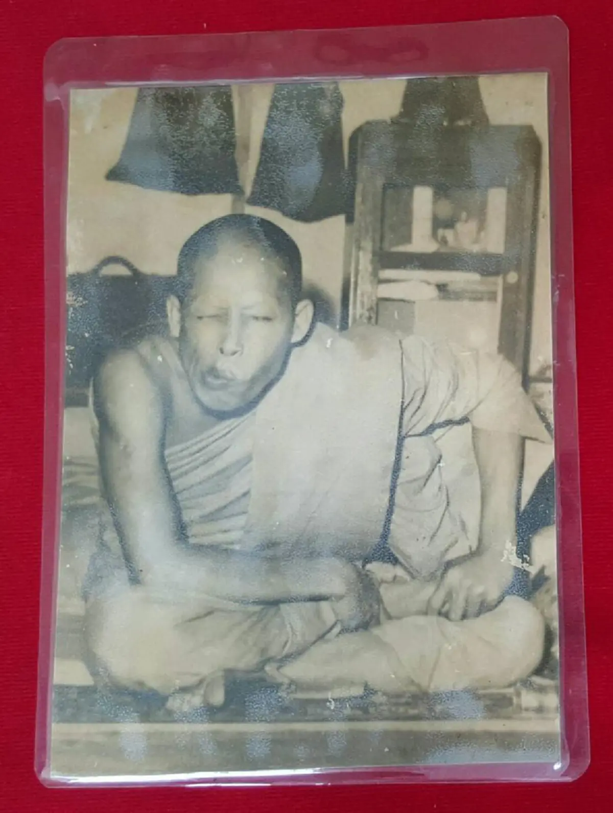 เจอของจริงเข้าแล้ว!! อ.ชุม บุกพิสูจน์ "หลวงปู่สีมั่น"ไม่เชื่อว่าร่างทรงจริง เจอทัก จนต้องรีบออกมากราบ ของขลังท่าน..ยิงเท่าไหร่ก็ไม่โดน..