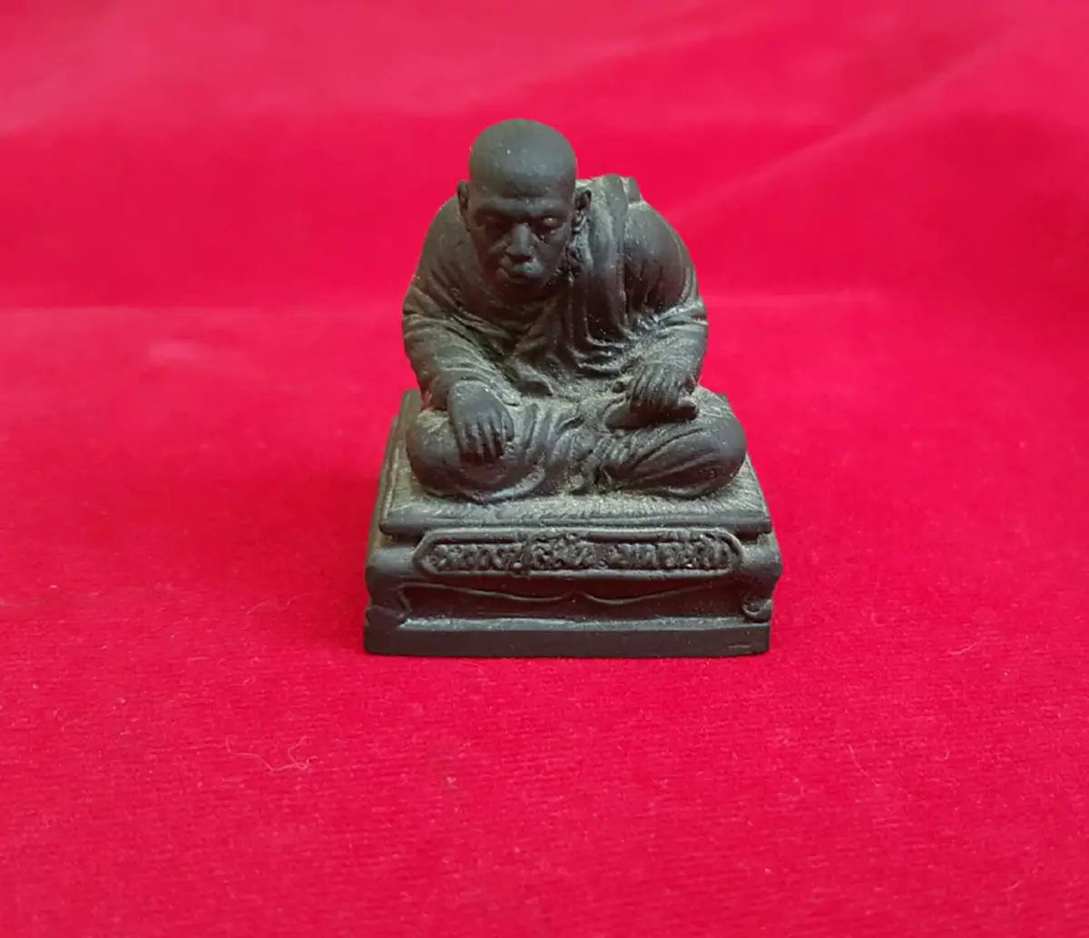 เจอของจริงเข้าแล้ว!! อ.ชุม บุกพิสูจน์ "หลวงปู่สีมั่น"ไม่เชื่อว่าร่างทรงจริง เจอทัก จนต้องรีบออกมากราบ ของขลังท่าน..ยิงเท่าไหร่ก็ไม่โดน..