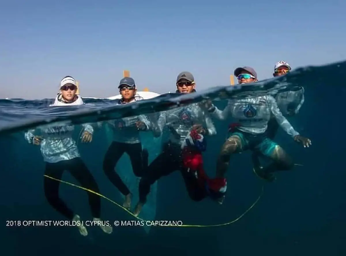 ข่าวใหญ่ข้ามทวีป 5 เยาวชนทีมชาติไทยร่วมใจคว้าแชมป์โลกแข่งเรือใบ 2018 สถิติสุดยอดคว่ำอิตาลีรอบชิง