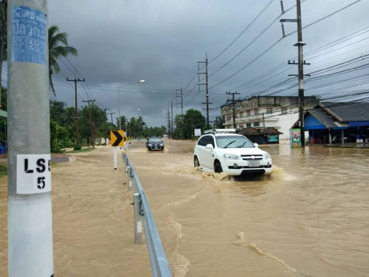 อ่วมยาวๆ อุตุฯ เตือน 6 จังหวัดฝนยังตกหนัก ท่าแซะระทมขอความช่วยเหลือไร้วี่แวว