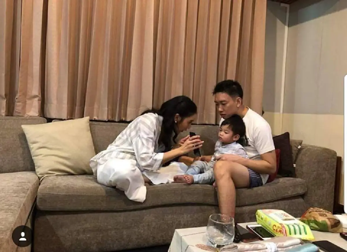 ก็คนมันคิดถึง!! คลิปแรกวินาที “เบนซ์” เจอ “แพท” ครอบครัวกับมาพร้อมหน้าอีกครั้ง (คลิป)