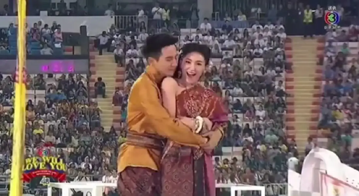 #ดราม่าสนั่น!! "โชเชียลแทบแตก" มาดูปฏิกิริยา "เวียร์" หลัง "เบลล่า - โป๊ป" หวานบุพเพสันนิวาส งาน 48 ปี วิก 3 !! (ชมภาพ)