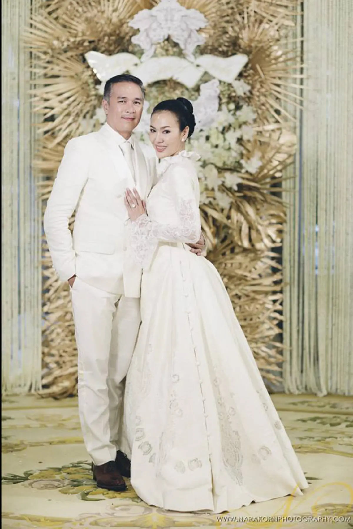 ย้อนชีวิตพระเอกดัง "สายฟ้า เศรษฐบุตร" ก่อนวิวาห์หวาน พร้อมเรื่องราวรักสุดอัศจรรย์ที่ได้มาเพราะคำขอ