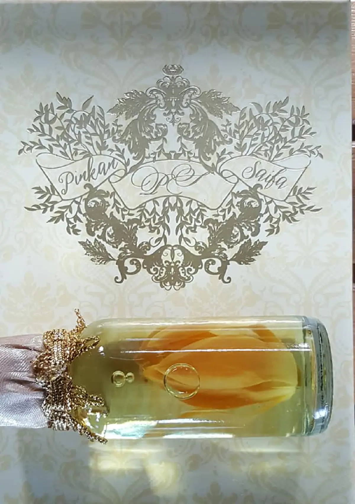 ย้อนชีวิตพระเอกดัง "สายฟ้า เศรษฐบุตร" ก่อนวิวาห์หวาน พร้อมเรื่องราวรักสุดอัศจรรย์ที่ได้มาเพราะคำขอ