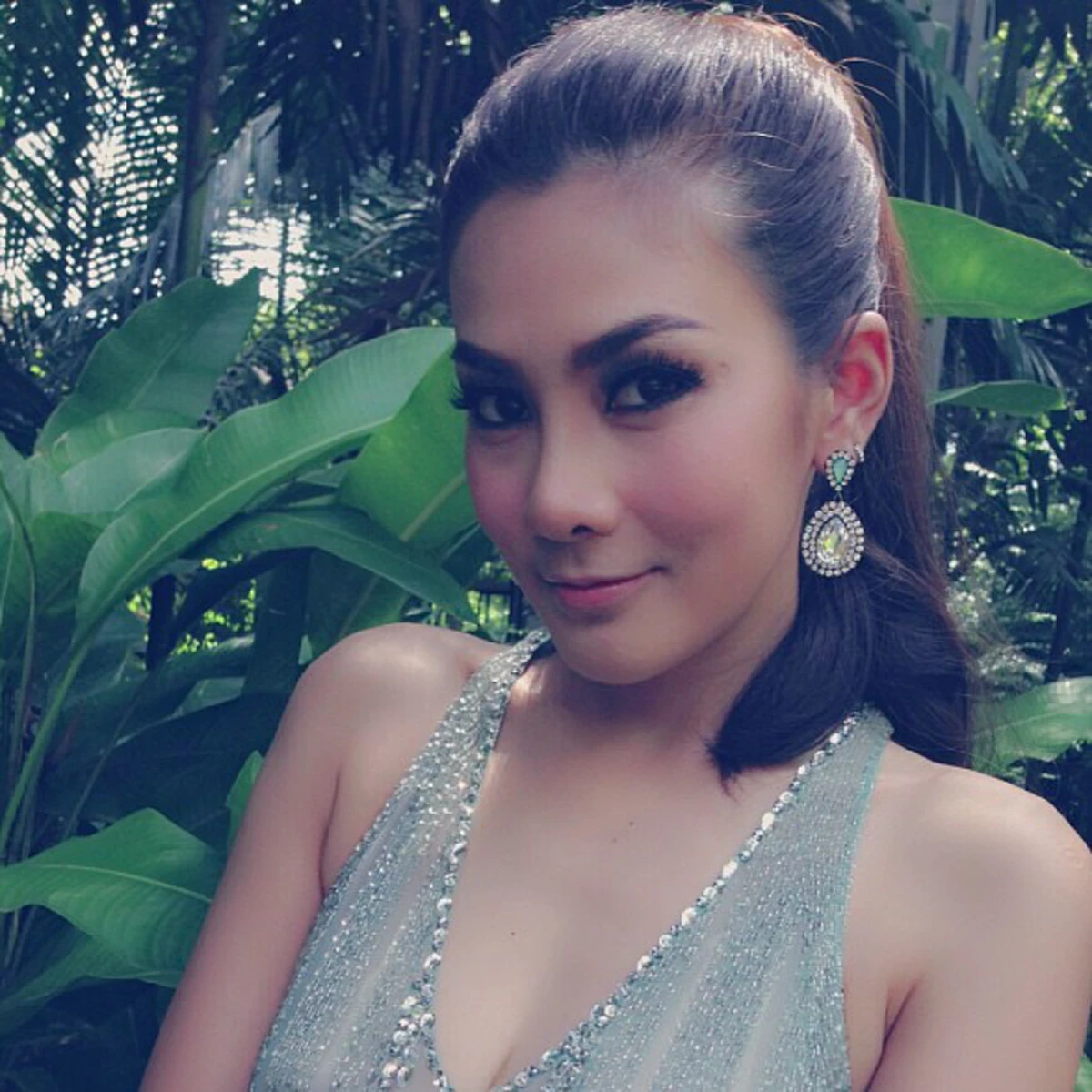 จักรวาลยังต้องยอม !! เปิดประวัติชีวิตจริง "อีแย้ม" บ่าวรับใช้ "แม่หญิงการะเกด" บอกเลยดีกรีไม่ธรรมดา จนได้รับฉายาว่านางงาม 100 เวที !!