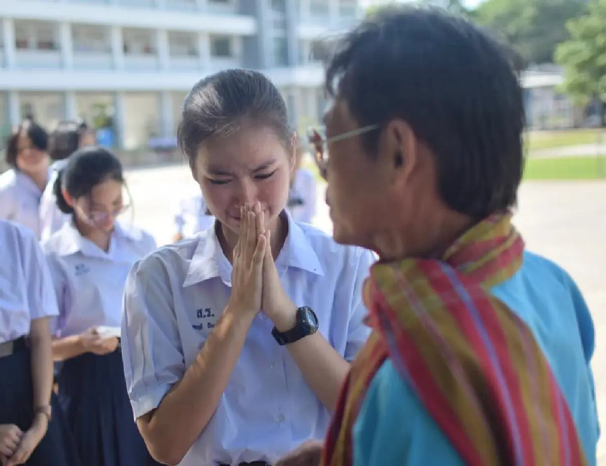 น้อยพลอยเด็กไทยไร้สัญชาติได้บัตรปชช.แล้ว