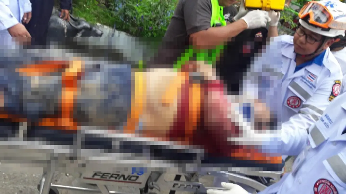 ด่วนๆ เจดีย์เก่าวัดพระยาทำฯทรุดตัวถล่ม คนงานเจ็บติดค้างใต้ซากเร่งช่วย