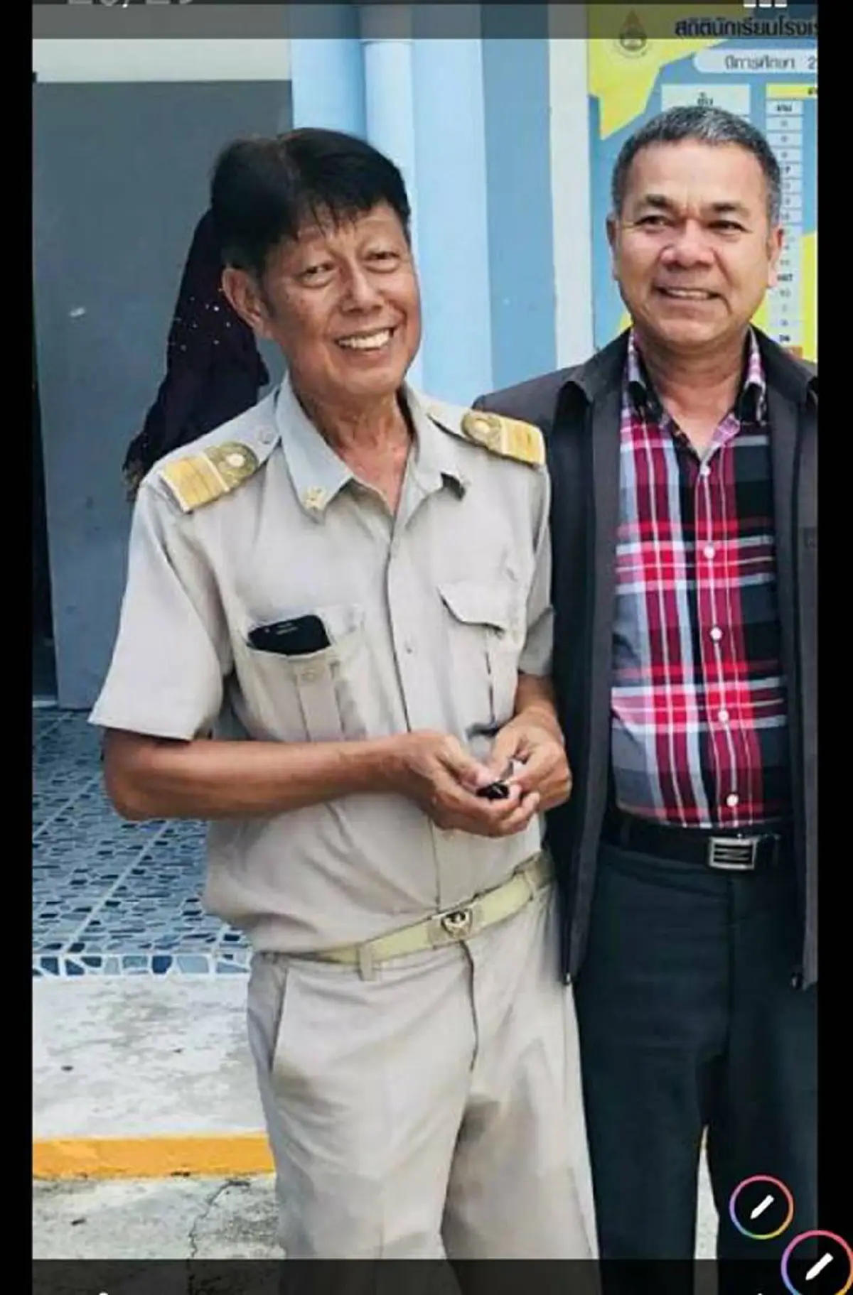 บุญรักษา! ผอ.รร.ปัตตานียิงสู้โจรใต้ พบห้อยพระหลวงพ่อดัง-เหรียญในหลวง ร.9