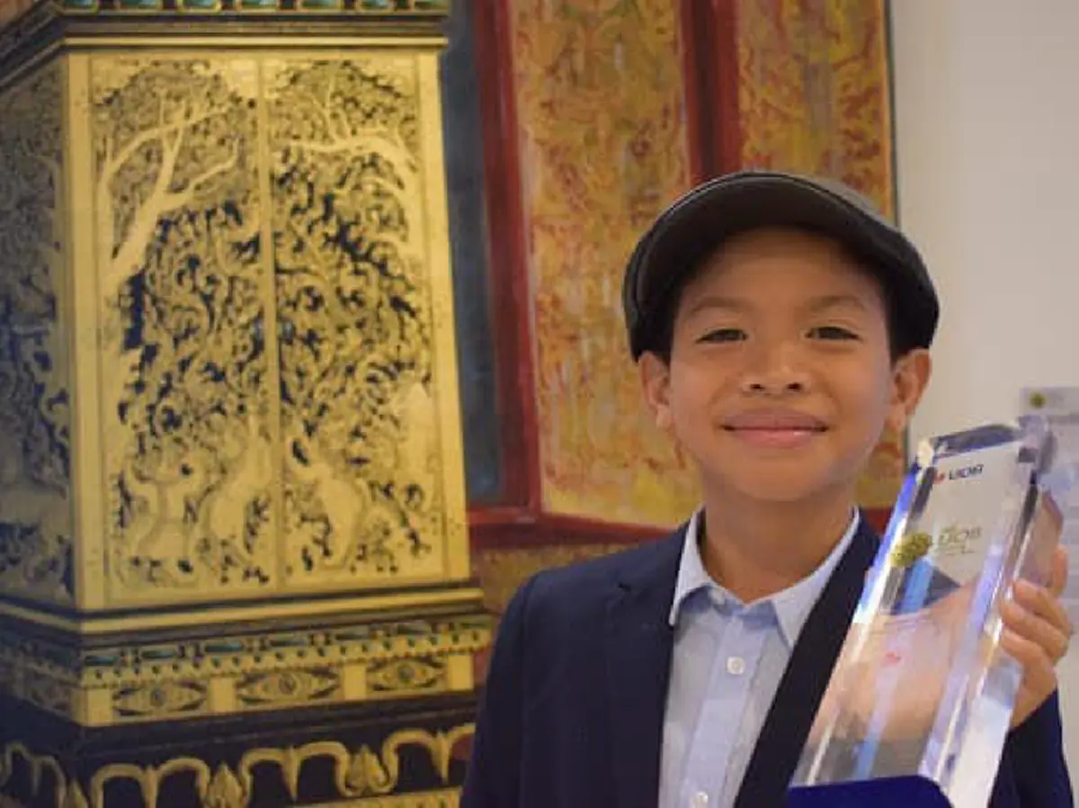 "น้องอามานี่" หนุ่มน้อยวัย 12 ความสามารถเกินตัว สร้างผลงานศิลปะสวยจนผู้ใหญ่ต้องยอมรับ(คลิป)