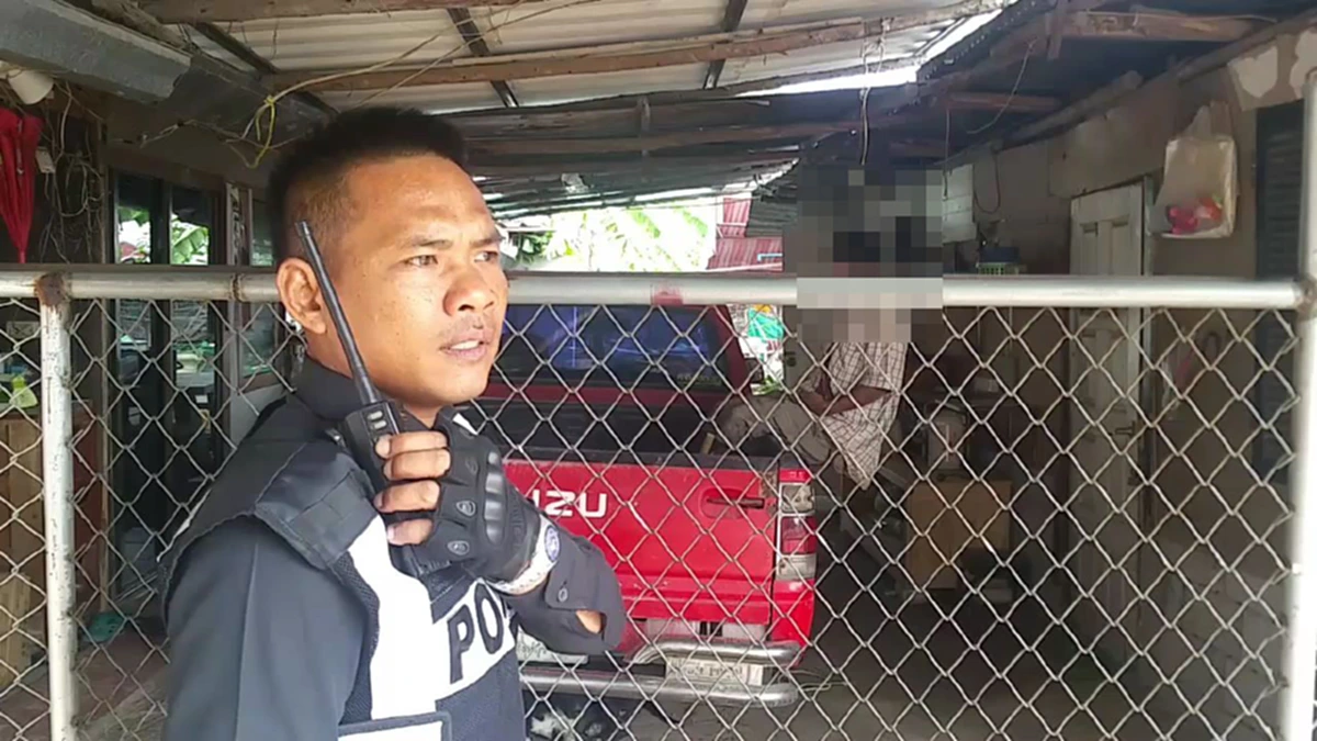 ช็อก แทบร้องขอชีวิต!! "หนุ่มวัย23" เข้าบ้านจะมายืมนั่งร้าน ก่อนเจอชายนั่งบนรถกระบะ ไม่พูดจา เพ่งมองชัดๆ เป็นเรื่องเลย!!