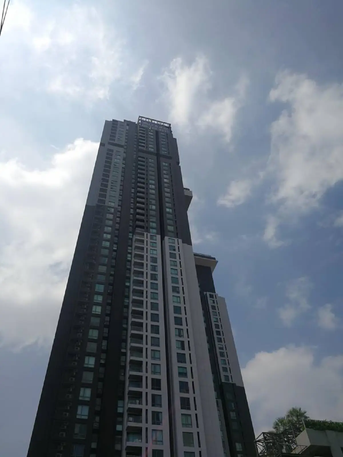 ถกปมปัญหา เหตุโวยวัดเก่า 300 ปี "ตีระฆังดัง" ปลาเน่าตัวเดียวเหม็นไปทั้งคอนโด วิถีคนเมืองที่ต่างกัน