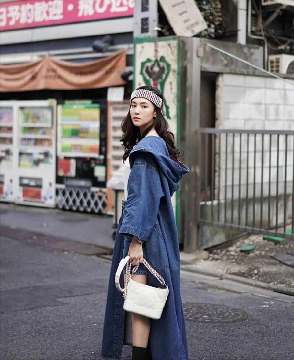 สดๆร้อนๆ เปิดเลขเด็ด 2 ตัว โค้งสุดท้าย "เบลล่า ราณี" ไหว้ย่านาควัดมหาบุศย์ คอหวยซื้อตามกันเพียบ