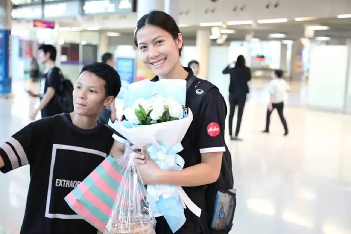 ถึงเวลาพักผ่อน  "ตบสาวไทย" ชุดคว้าอันดับ13 ชิงเเชมป์โลก ลัดฟ้าถึงประเทศไทยเเล้ว ยินดีต้อนรับกลับบ้าน!!