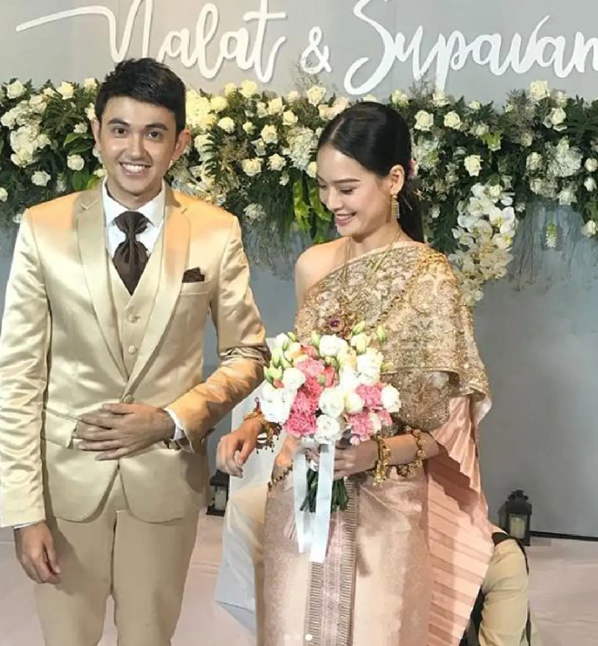 วิวาห์สายฟ้าเเลบ! "ลัท นลัท" รองแชมป์ MasterChef เข้าพิธีแต่งงานอย่างเรียบง่าย ที่บ้านเกิด! (ชมภาพ)