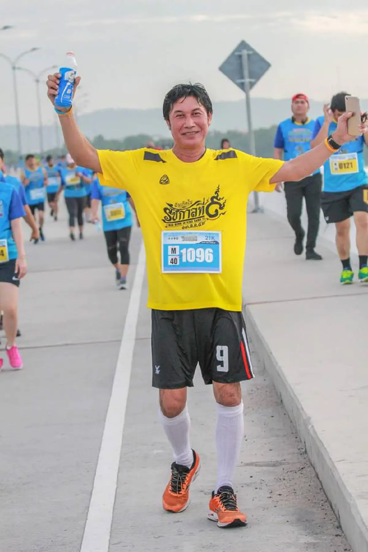 น่ารักแบบน่าสงสาร "เชษฐ์ สไมล์"เล่าอีกมุมวิ่งมาราธอนฉาว ลุงสปิริตสูงเข้าเส้นชัยถามหาซุ้มไม่เจอ ก่อนเกิดภาพประทับใจ