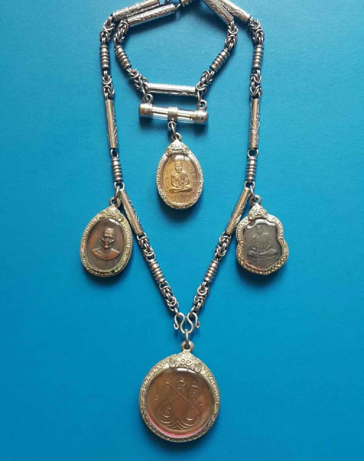 ห้อยพระให้ถูกวัน..ตรงวันเกิด "เคล็ดลับห้อยพระให้ถูกโฉลก"เสริมบารมี ชีวิตรุ่งเรือง ไม่มีอับจน ทำตามนี้ ดีแท้แน่นอน..