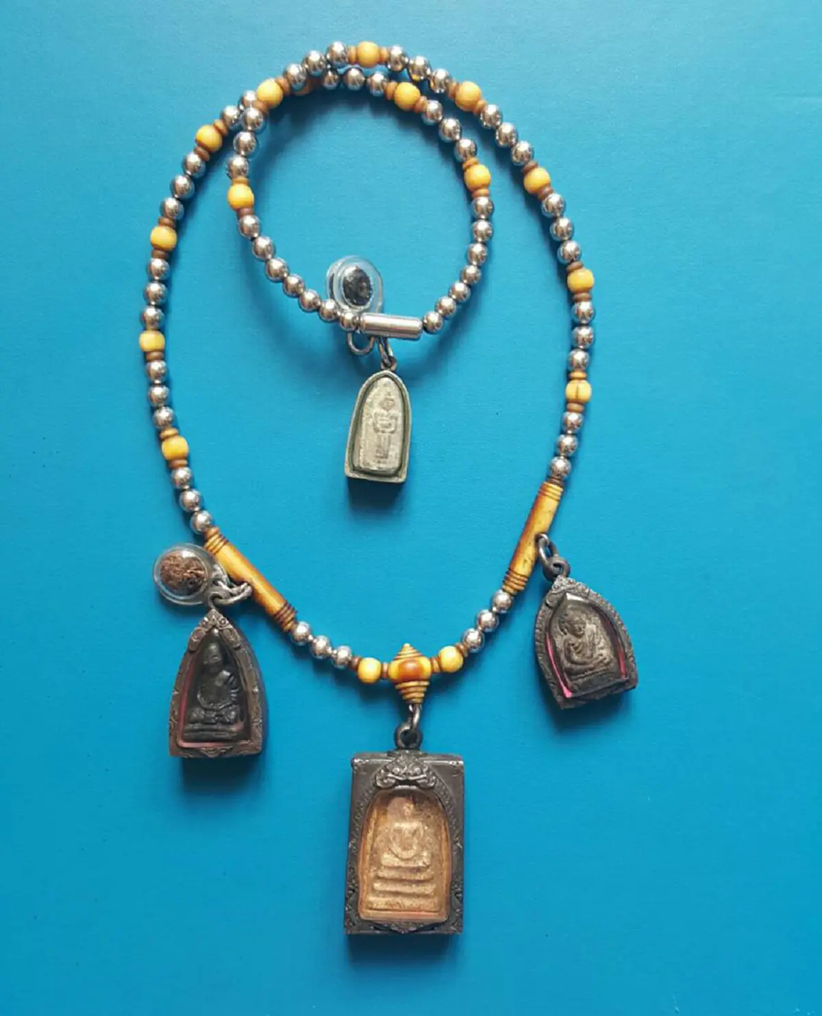 ห้อยพระให้ถูกวัน..ตรงวันเกิด "เคล็ดลับห้อยพระให้ถูกโฉลก"เสริมบารมี ชีวิตรุ่งเรือง ไม่มีอับจน ทำตามนี้ ดีแท้แน่นอน..