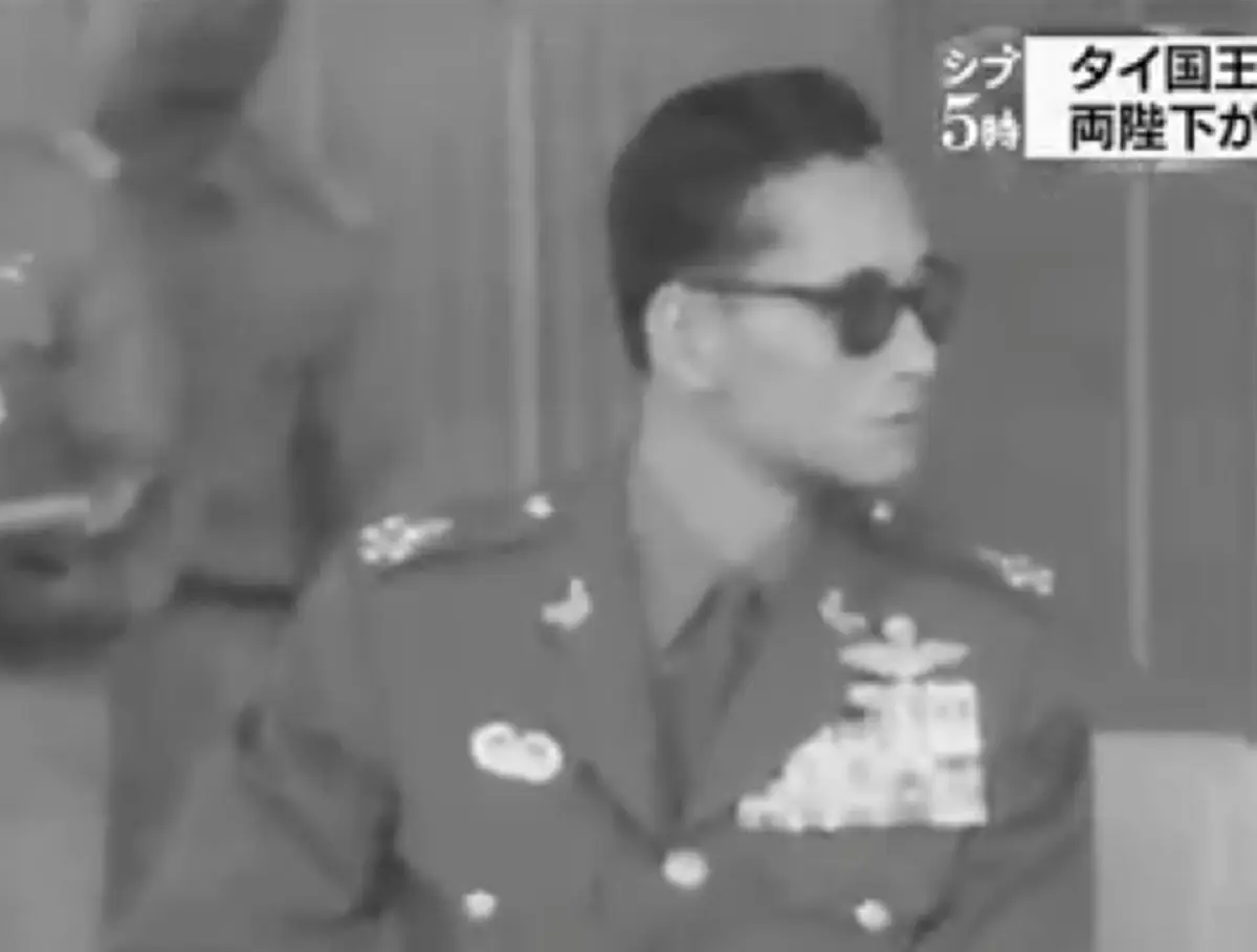 สื่อดังประเทศญี่ปุ่นรำลึกเมื่อครั้งในหลวง ร.๙ เสด็จเยือนประเทศญี่ปุ่น ย้อนชมคลิปประวัติศาสตร์ที่คนไทยหลายคนอาจจะยังไม่เคยเห็นมาก่อน (มีคลิป)