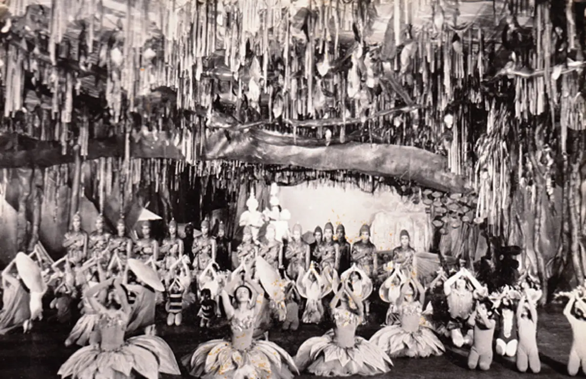 เป็นบุญตายิ่งนัก!! ๕๕ ปีที่แล้วในหลวงรัชกาลที่ ๙ ทรงสร้างสรรค์ผลงานชิ้นโบแดงอย่างบัลเลต์ “มโนห์รา” ที่ไม่เคยเห็นมาก่อน (ภาพ)