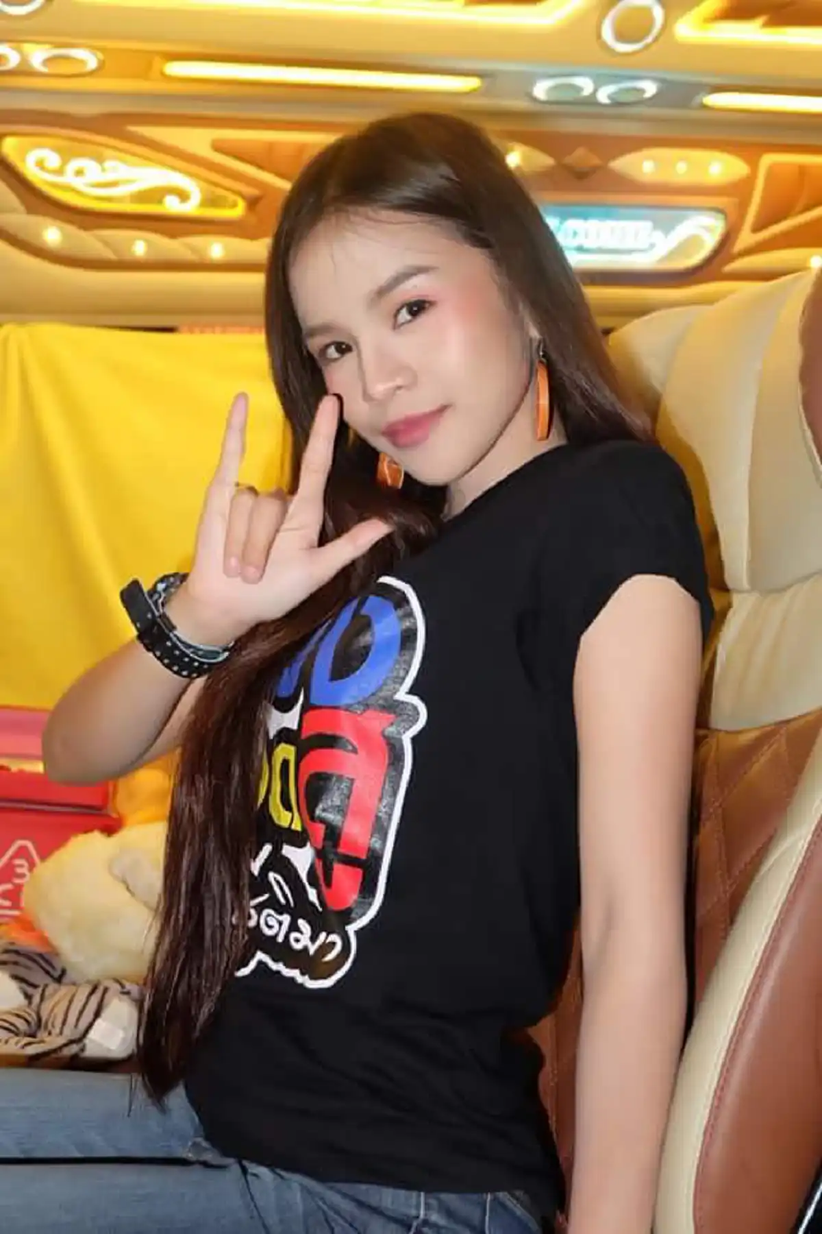 อาม ชุติมา ลงภาพคู่  ลำไย  หลังจบดราม่าไหแตก พร้อมเเคปชั่น \"ฮักเจ้าคือเก่าหั่นล่ะ\"