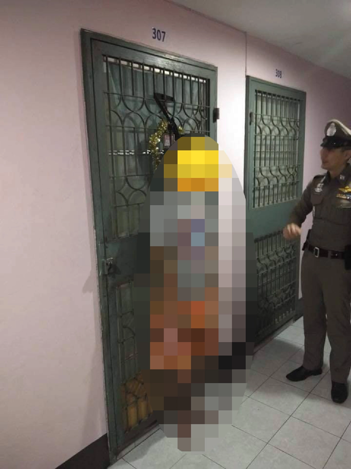 กระจ่าง! คนรู้จักเผยแรงจูงใจ หนุ่มผูกคอดับหน้าประตูห้อง เผยชัดสาเหตุทำถึงไม่ทำข้างในห้อง ยัน ไม่มีใครทำอะไรเค้า!