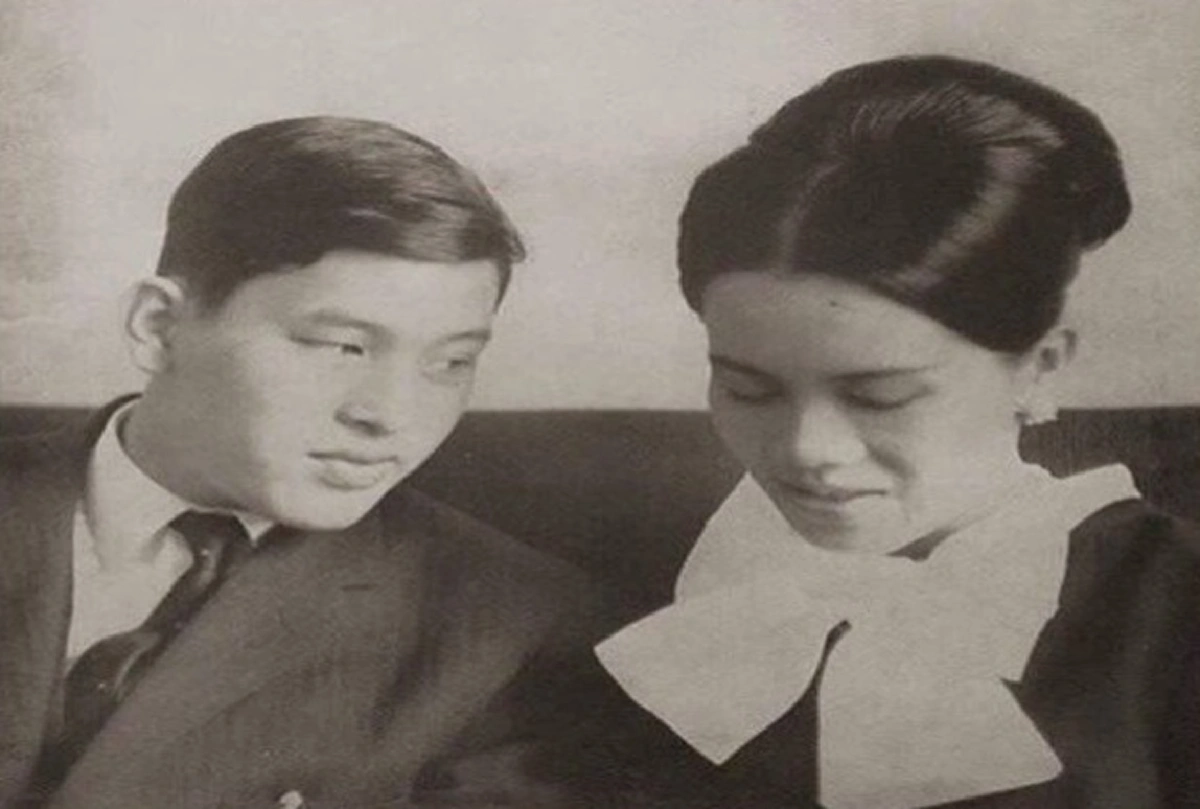 ชายรักแม่..สุดหัวใจ !! พระราชนิพนธ์ใน "สมเด็จพระเจ้าอยู่หัว มหาวชิราลงกรณฯ" บทกลอนสุดซาบซึ้งสะท้อนถึงความรักที่มีต่อ "สมเด็จแม่" อย่างล้นพ้น