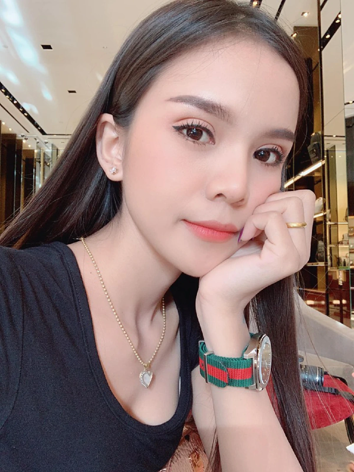 เปิดภาพหน้าใหม่ อาม ชุติมา หลังศัลยกรรมตา 2 ชั้น ปัจจุบันสวยขึ้นกว่าเดิมมาก