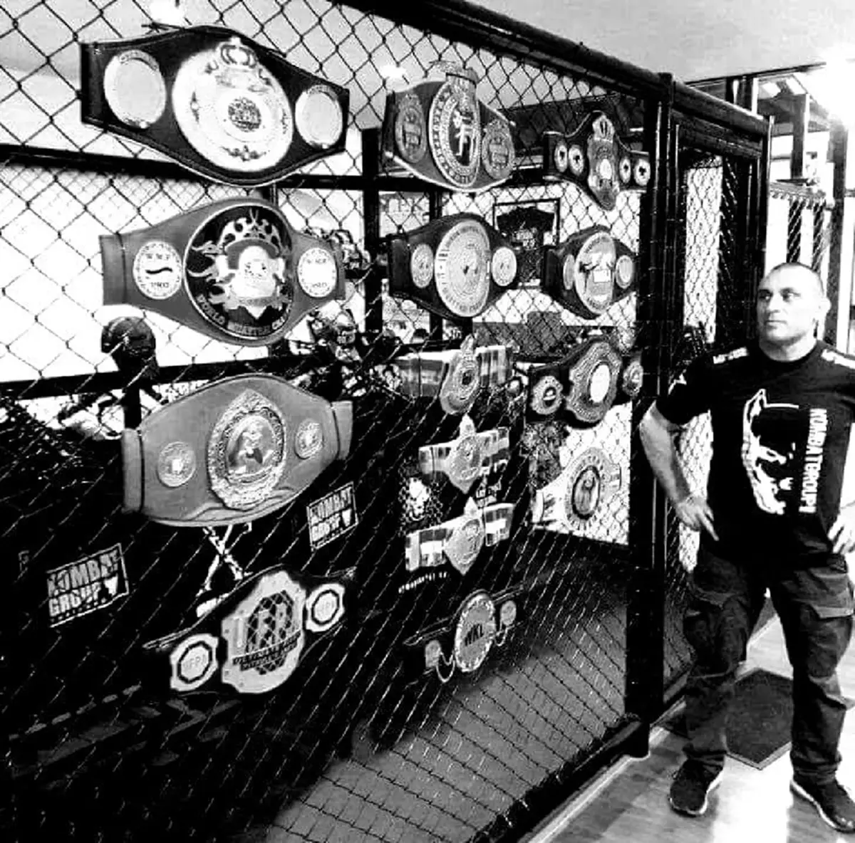 รัวหมัดไม่ยั้ง นาทีชีวิตนักมวยรุ่นใหญ่ชาวอิตาลี ถูกนักมวยไทยชกน็อกคาเวที ดับ