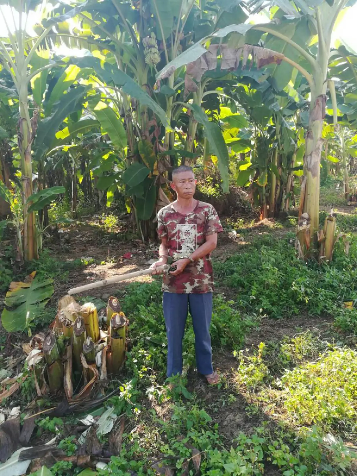 สุดพิลึก!! เมียเฮลั่นบ้าน ดีใจยิ่งกว่าถูกหวย "ผัวถูกตำรวจจับ" คดีฟันต้นกล้วย  ชาวบ้านรู้ข่าวมายินดียกใหญ่!!