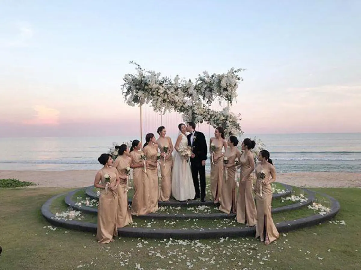 "กวาง ฟ้ารุ่ง" ปิดรีสอร์ทจัดงานแต่งงานริมทะเลหัวหิน ท่ามกลางครอบครัว-เพื่อนสนิท