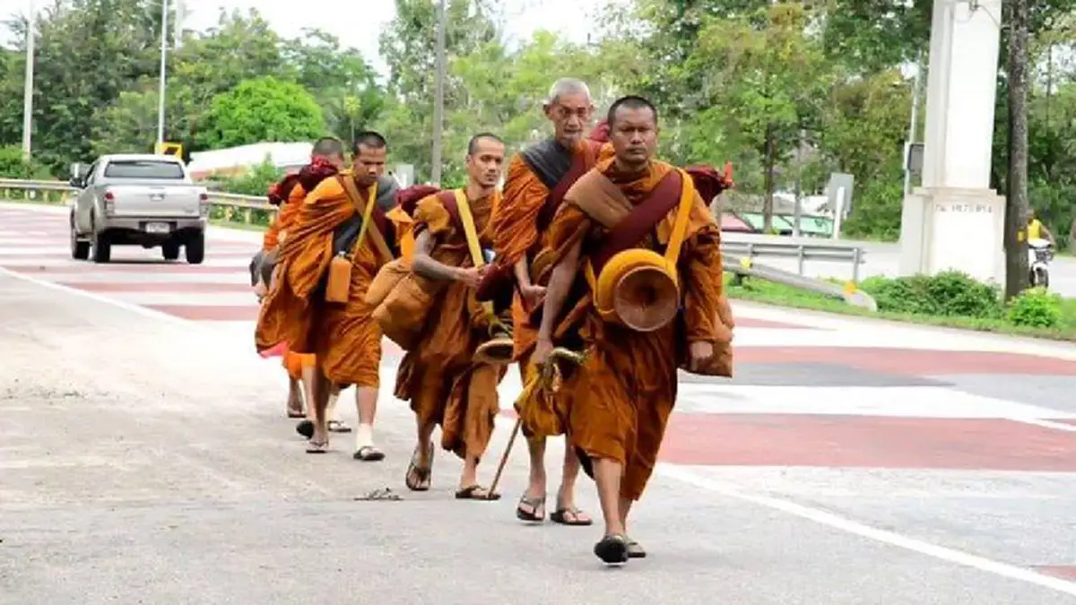 อนุโมทนาสาธุ "พระสงฆ์ 6รูป" ออกเดินเท้า5เดือน จากพัทลุง ไปปฏิบัติธรรมที่"เนปาล","อินเดีย" ไม่ขอรับปัจจัย จะรับเพียงน้ำ อาหารที่จำเป็น (คลิป)
