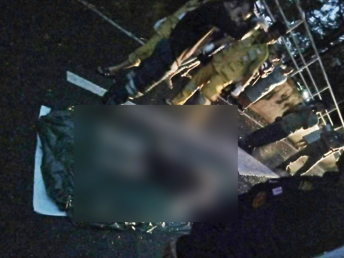 ช็อกสุดหวีด สาวใหญ่ขับรถลุยน้ำท่วมอุโมงค์หมู่บ้านทำรอดทางรถไฟ เครื่องดับจมน้ำดับสลด