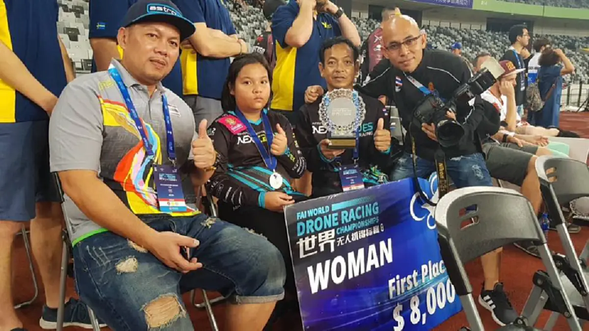 นี่คือเด็ก 5.0!! "ดี้ นิติพงษ์" ร่ายยาวถึง "น้องมิ้ว" แชมป์บินโดรน ลั่น! อยากให้รัฐบาลสนใจ ไม่ใช่สนแต่เพลงเแร็ป-ปฏิทิน?