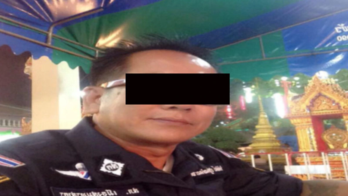 แบบนี้ต้องแฉให้สิ้น!! เปิดหน้าไอ้กร่าง ขับเบนซ์ไม่เปิดไฟเลี้ยว แถมยังแถตบเด็กสั่งสอน!! พอรู้ว่าเป็นใครทำเอาดราม่าสนั่น!! คนในเครื่องแบบอีก