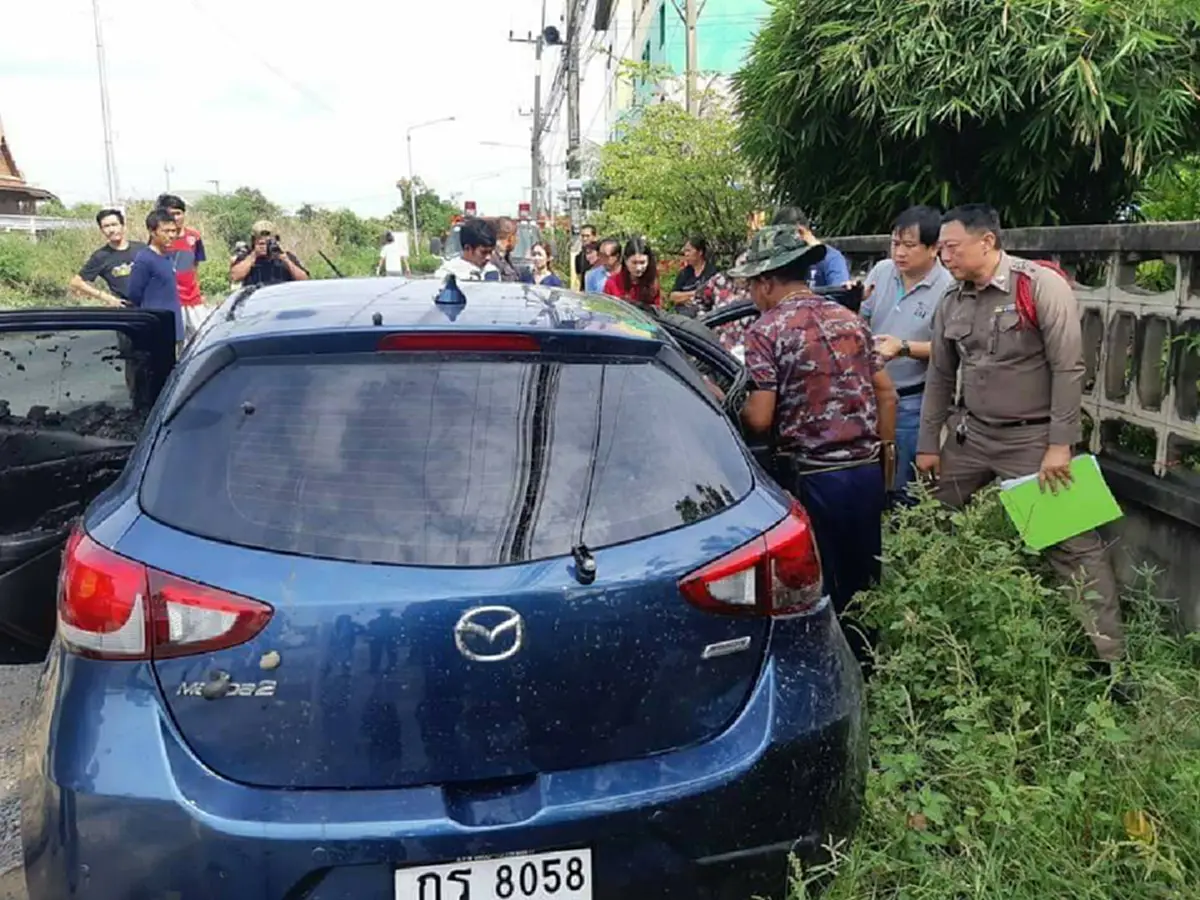 เกิดอะไรขึ้น! สาวบัญชีขับรถออกจากหอพักไม่ถึง 20 เมตร พุ่งตกคลองจมน้ำเสียชีวิตสลด