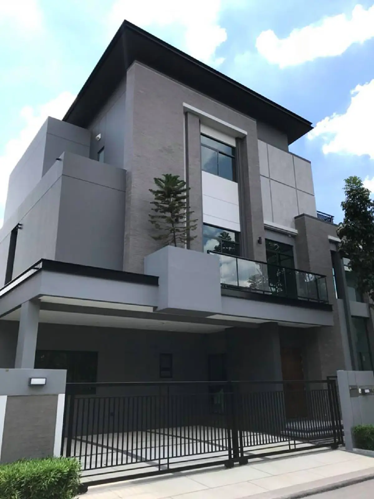 ทุกข์หัวใจ สาวลงทุนซื้อบ้านหรู 25 ล้าน หวังอยู่สุขสบายได้แต่ปัญหากลับมา ขอคำแนะนำโลกโซเชียลเอางัยดี