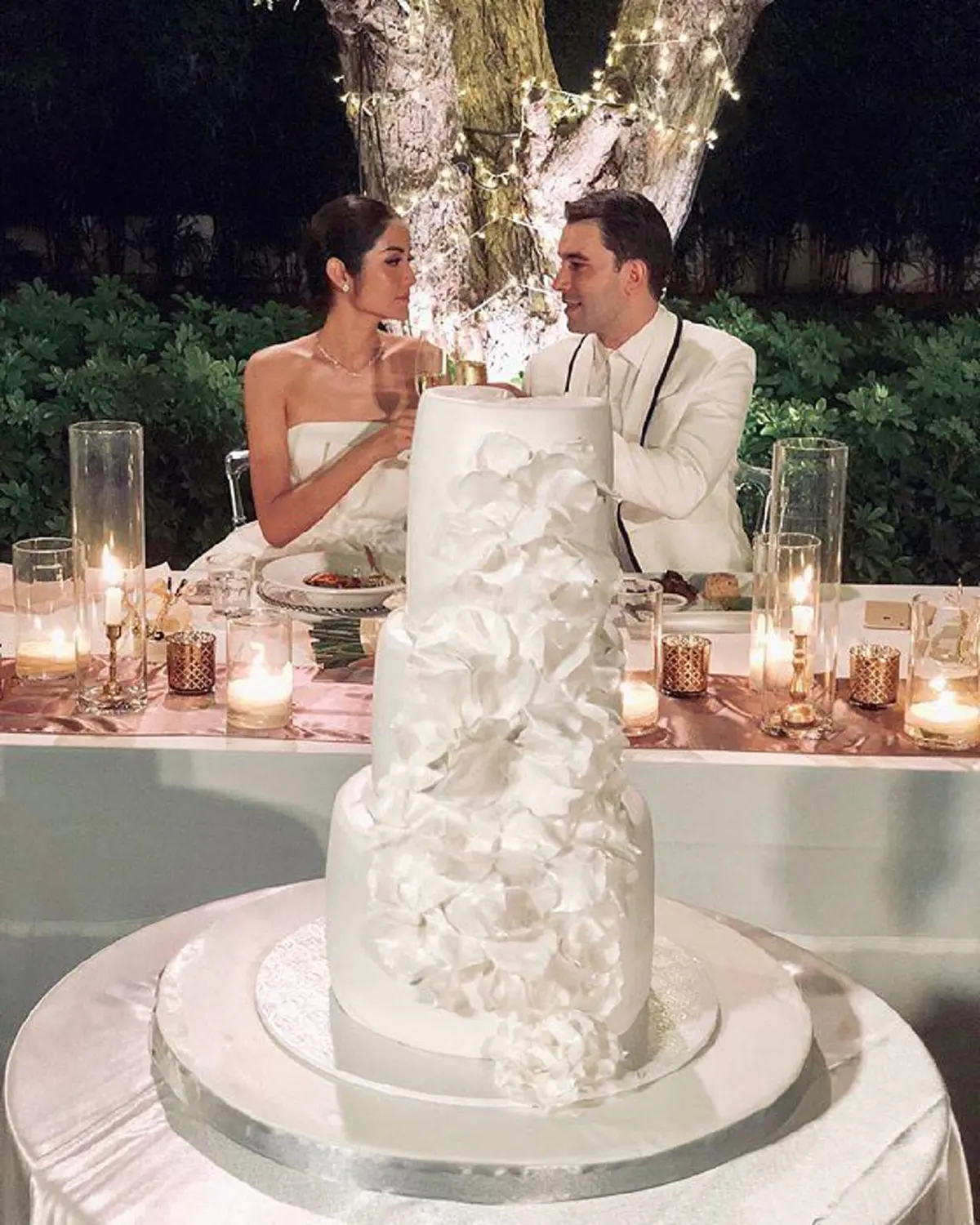 "กวาง ฟ้ารุ่ง" ปิดรีสอร์ทจัดงานแต่งงานริมทะเลหัวหิน ท่ามกลางครอบครัว-เพื่อนสนิท