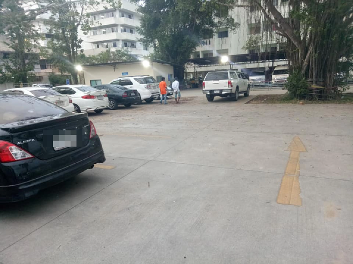 สท.หนุ่มโวยรปภ.โรงพยาบาลมี"ที่จอดเฉพาะเจ้าหน้าที่เท่านั้น" อ้างภาษีก็จ่ายทำไมปชช.ไม่มีสิทธิ์จอด สังคมด่ากลับตรรกะป่วย!