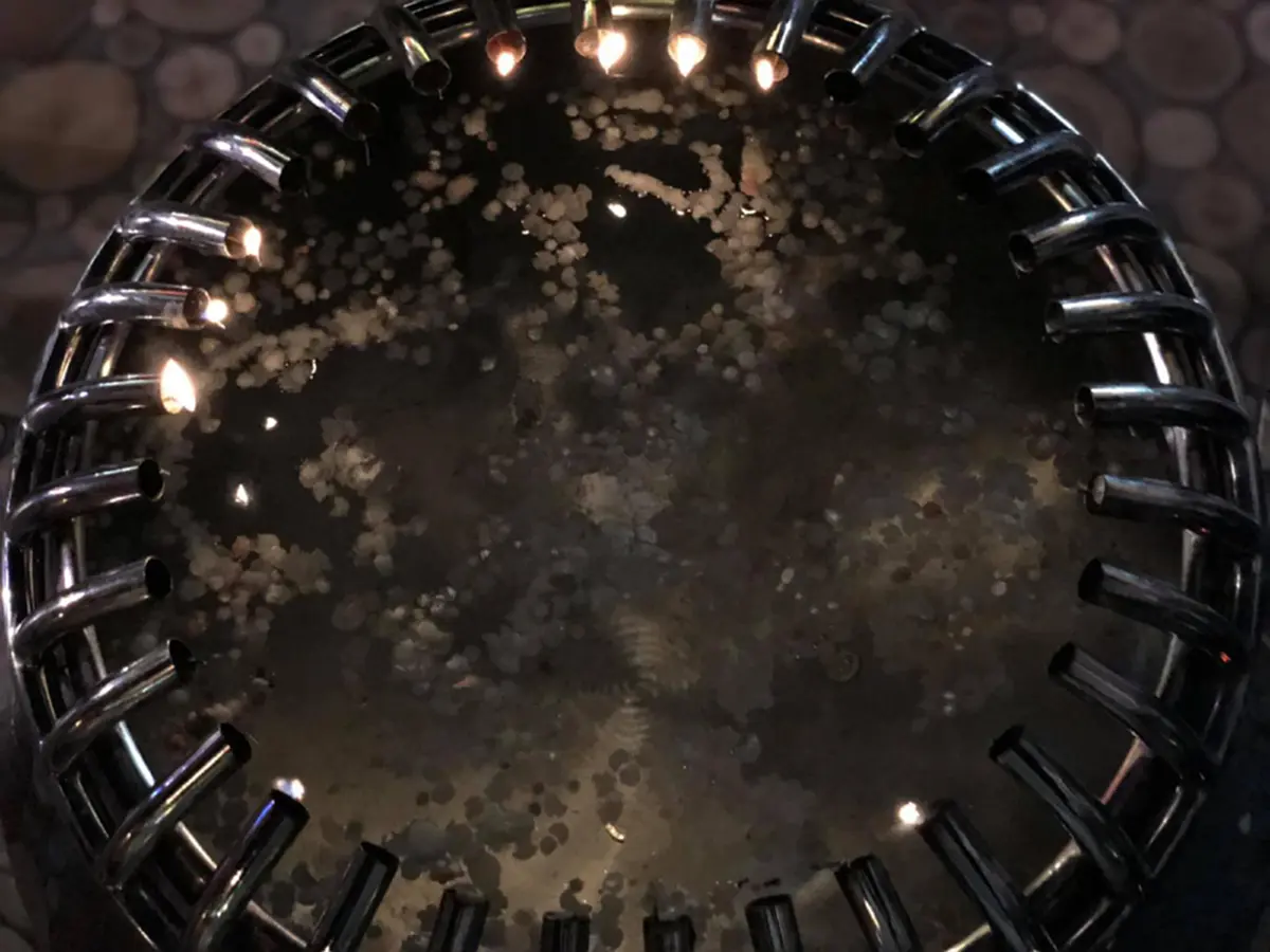 นักเสี่ยงโชคส่องอ่างน้ำมนต์ฤาษีเณร