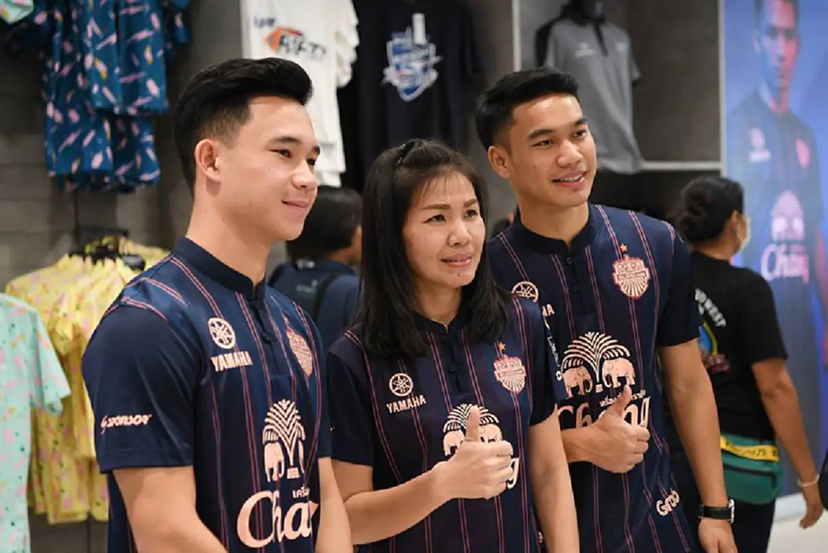 "บุรีรัมย์" วางจำหน่ายเสื้อเหย้าใหม่ วันเเรก ยอดขายพุ่งเฉียด24ล้านบาท
