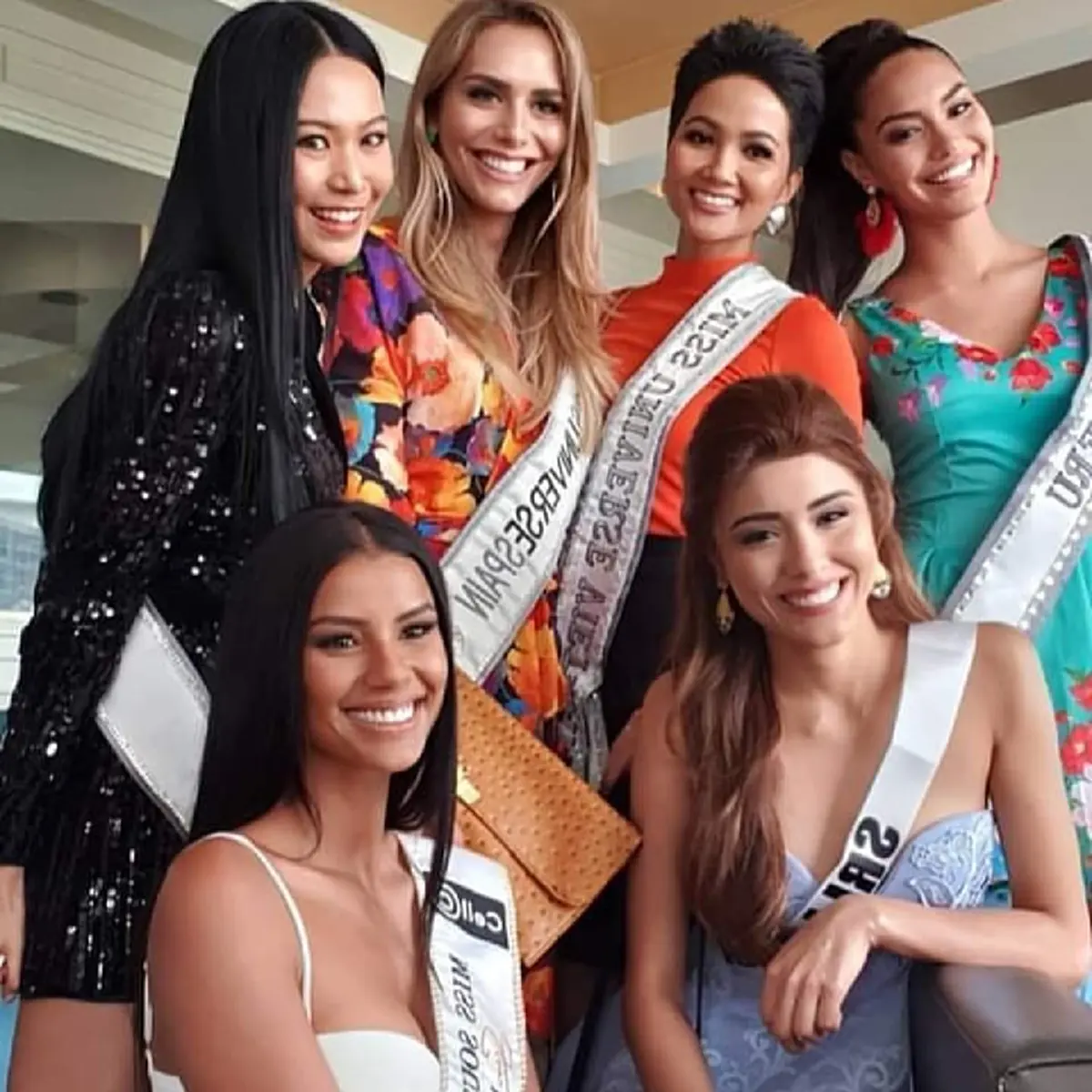 นางงามต่างชาติมาประกวด Miss Universe อยากเช็คอินว่ามาถึงเมืองไทยดันเช็คอินร้านปิ้งย่างซีฟู้ดเพราะเห็นเขียนเป็นภาษาไทย!