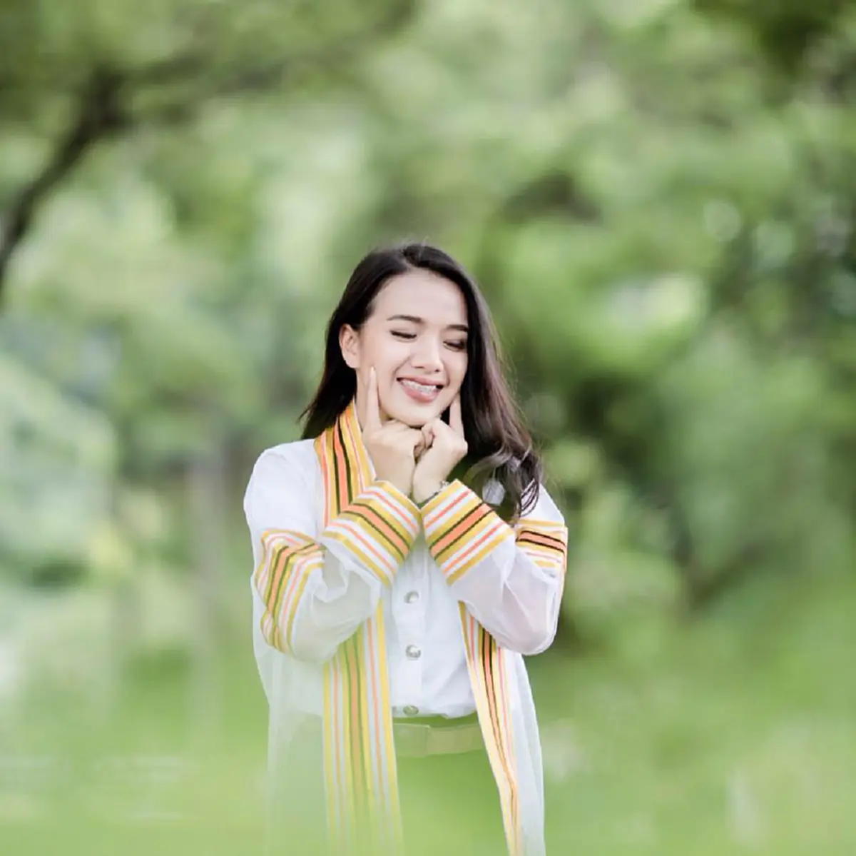 กนก ฉุนขาดหนุ่มเสื้อส้มเม้นต์ข่าวรถอมรินทร์ทีวีชน นักข่าว ช่างภาพเจ็บสาหัส ทำไมไม่เป็นเนชั่น