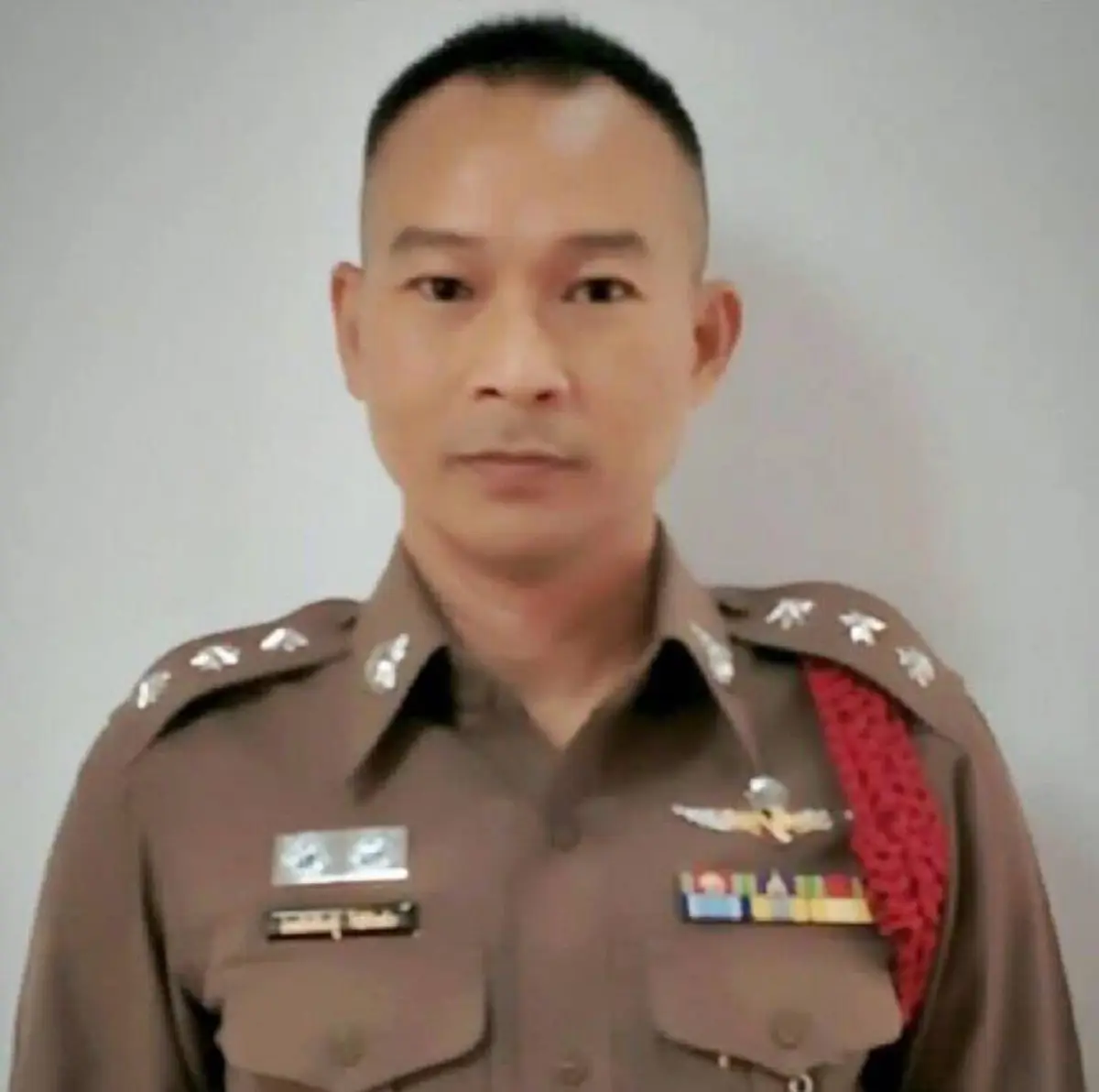 "ตร."น้ำใจงาม มอบเงิน500 ช่วย"คุณตาวัย79" โดนสาวเชิดเงินหนี ทิ้ง"บัตรสวัสดิการเเห่งรัฐ"ไว้ดูต่างหน้า