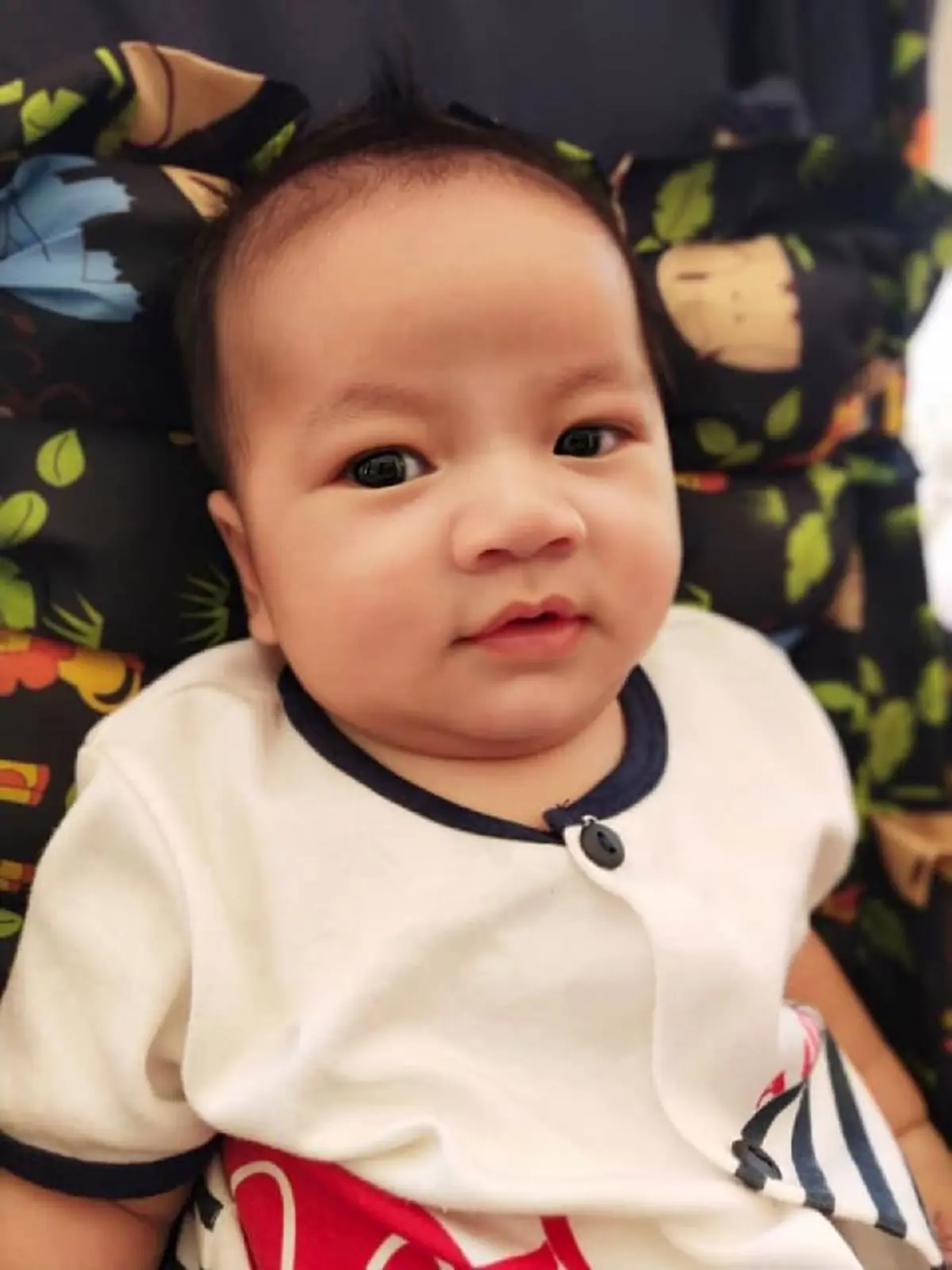 ภาพล่าสุดทารก 2 เดือนเศษ ที่ผู้ว่ากาฬสินธุ์ อุปการะเป็นลูกบุญธรรม