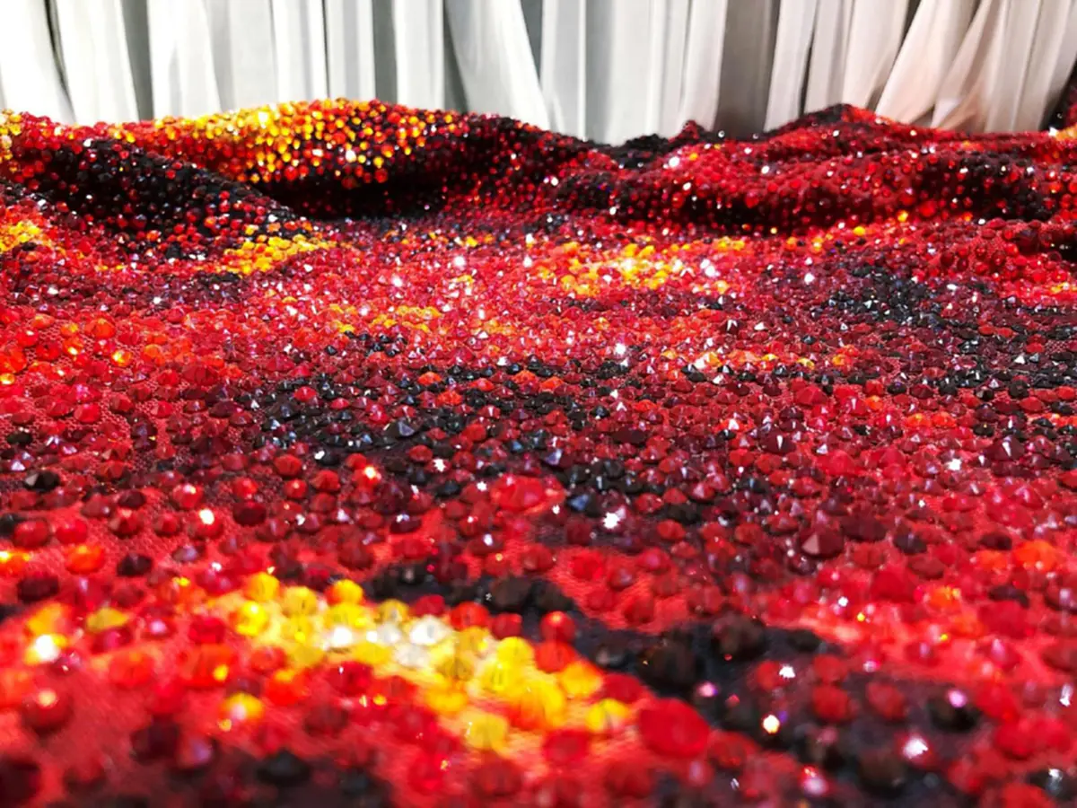 ชุดราตรีสีแดงของ "แคทรีโอน่า เกรย์" เจ้าของตำแหน่งมิสยูนิเวิร์ส 2018