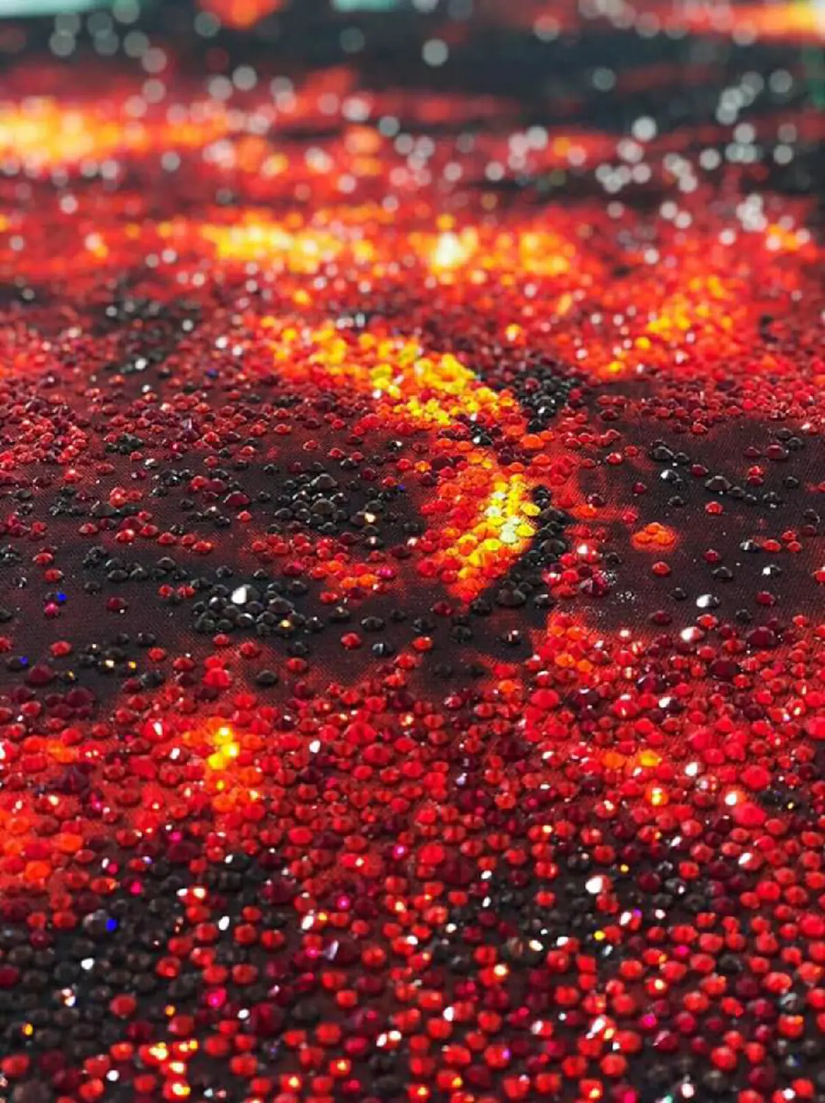 ชุดราตรีสีแดงของ "แคทรีโอน่า เกรย์" เจ้าของตำแหน่งมิสยูนิเวิร์ส 2018