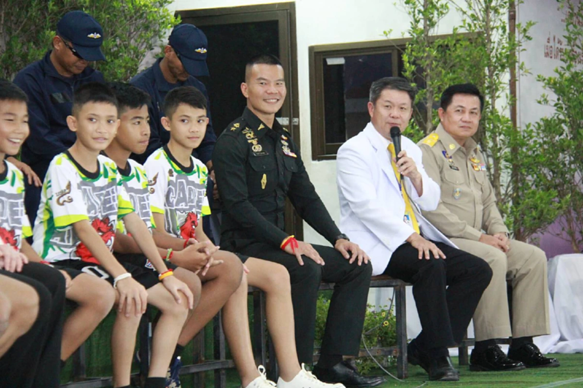 เด็กน้อยไร้เดียงสา!! สีสันน่ารักๆ"น้องไตตั้น"กับความเป็นธรรมชาติ..เรียกรอยยิ้ม?! น้องคนเล็กคงจะตื่นเต้นสุดๆ..กล้องอยู่ด้านหลังนะลูก!!(คลิป)