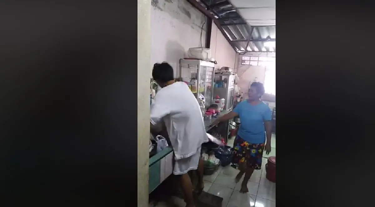 หนูขอยืม3500 หนูจะเป็นเด็กดี "ลูกชาย"คนดี ยืนล้างจาน ร้องเพลงวันเเม่ เซอร์ไพรส์เต็มๆเเม่ได้ยินพอดี ฮาลั่น!! คดีเก่ายังไม่เคลียร์เลย?(คลิป)