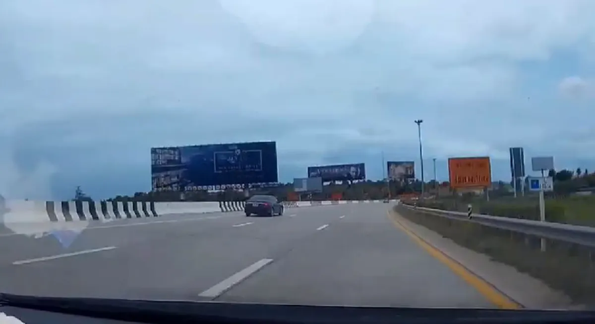 จำไปชั่วชีวิต "เจ้าของซูเปอร์คาร์"โดน"กระบะ" ซิ่งชนท้าย หล่อทั้งรถ ทั้งหัวใจ ถ้าเป็นคนอื่นคงเอาเรื่องคุณไปเเล้ว ดีนะที่เป็นผม!! (คลิป)